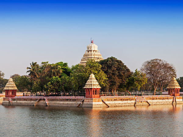 TamilNadu_Madurai_Vandiyur-Mariamman-Teppakulam-Temple-in-Madurai